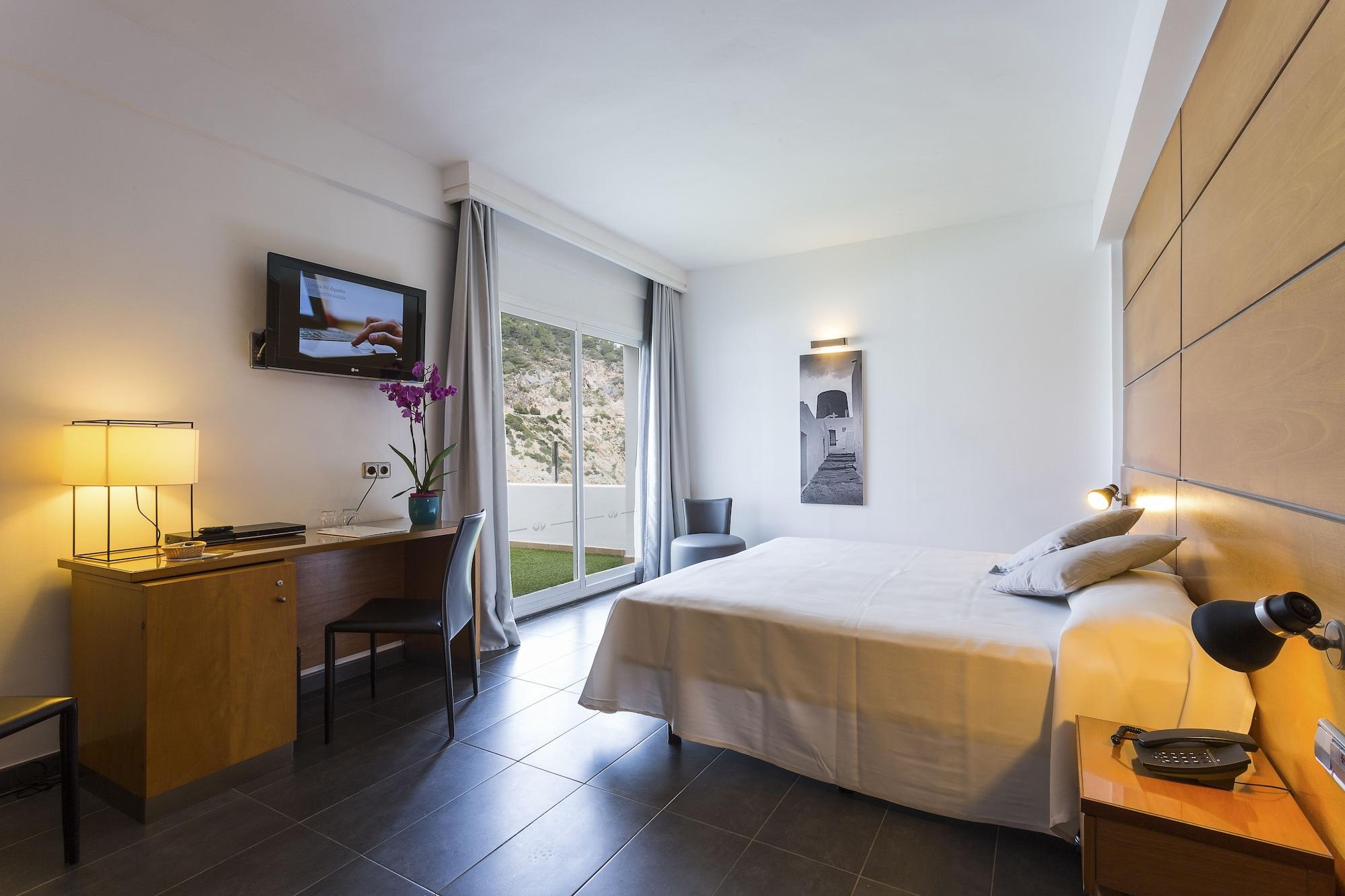 Palladium Hotel Cala Llonga - Adults Only 외부 사진