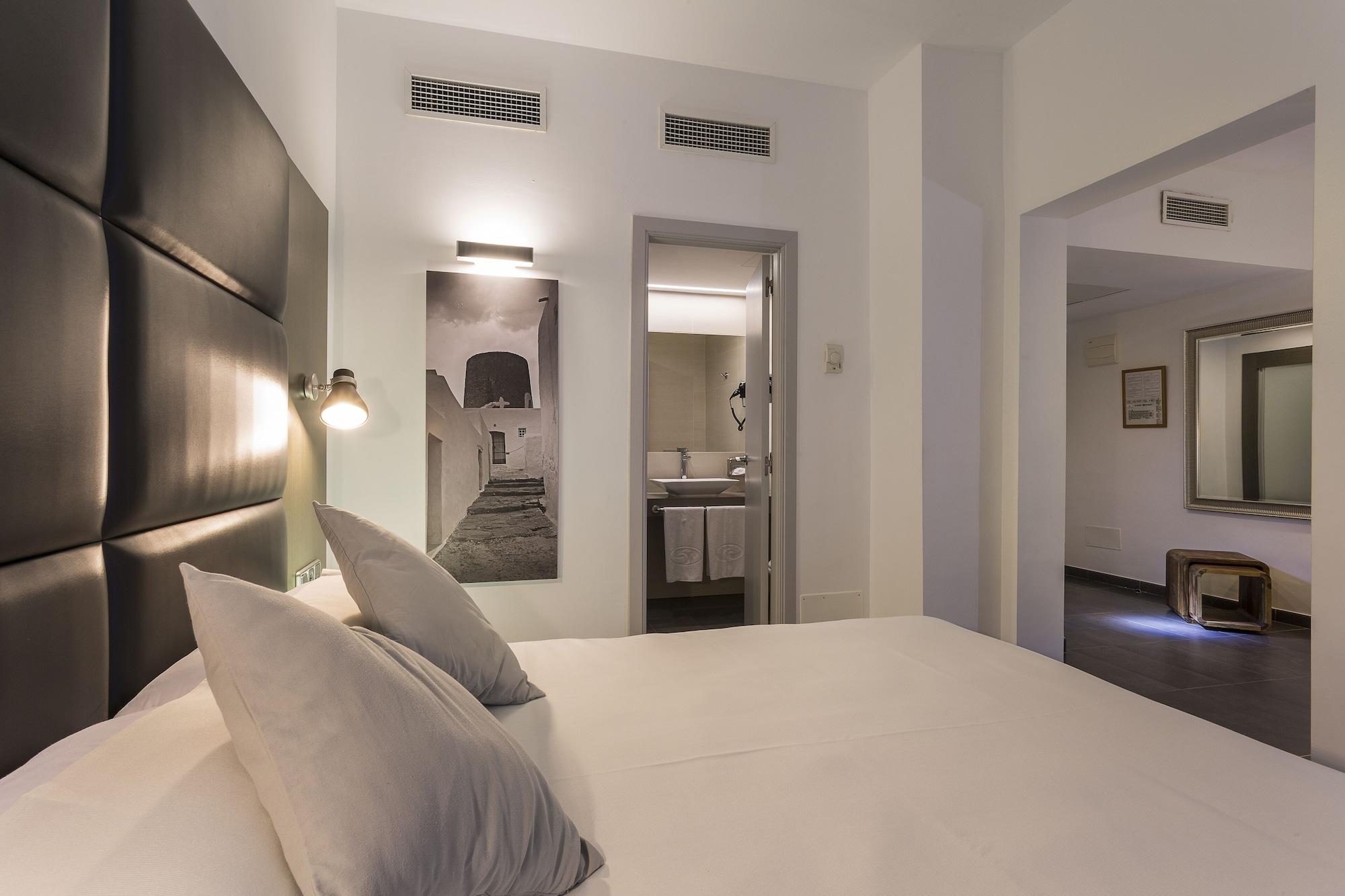 Palladium Hotel Cala Llonga - Adults Only 외부 사진