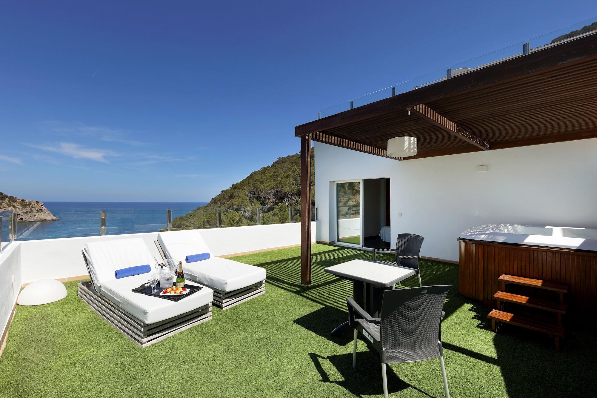 Palladium Hotel Cala Llonga - Adults Only 외부 사진