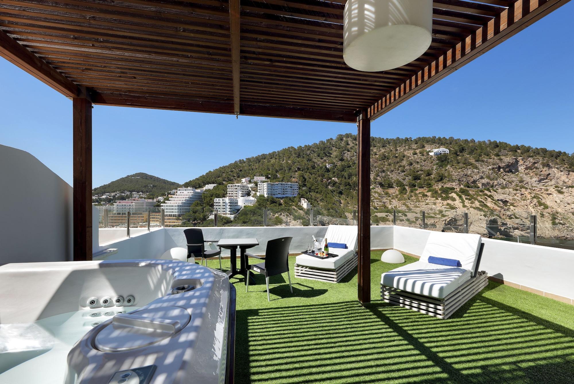 Palladium Hotel Cala Llonga - Adults Only 외부 사진