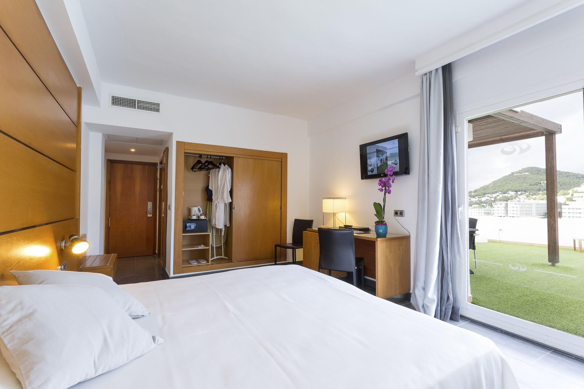 Palladium Hotel Cala Llonga - Adults Only 외부 사진