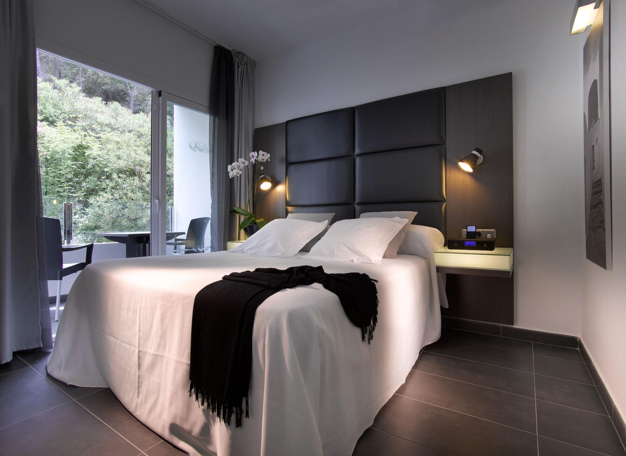Palladium Hotel Cala Llonga - Adults Only 외부 사진