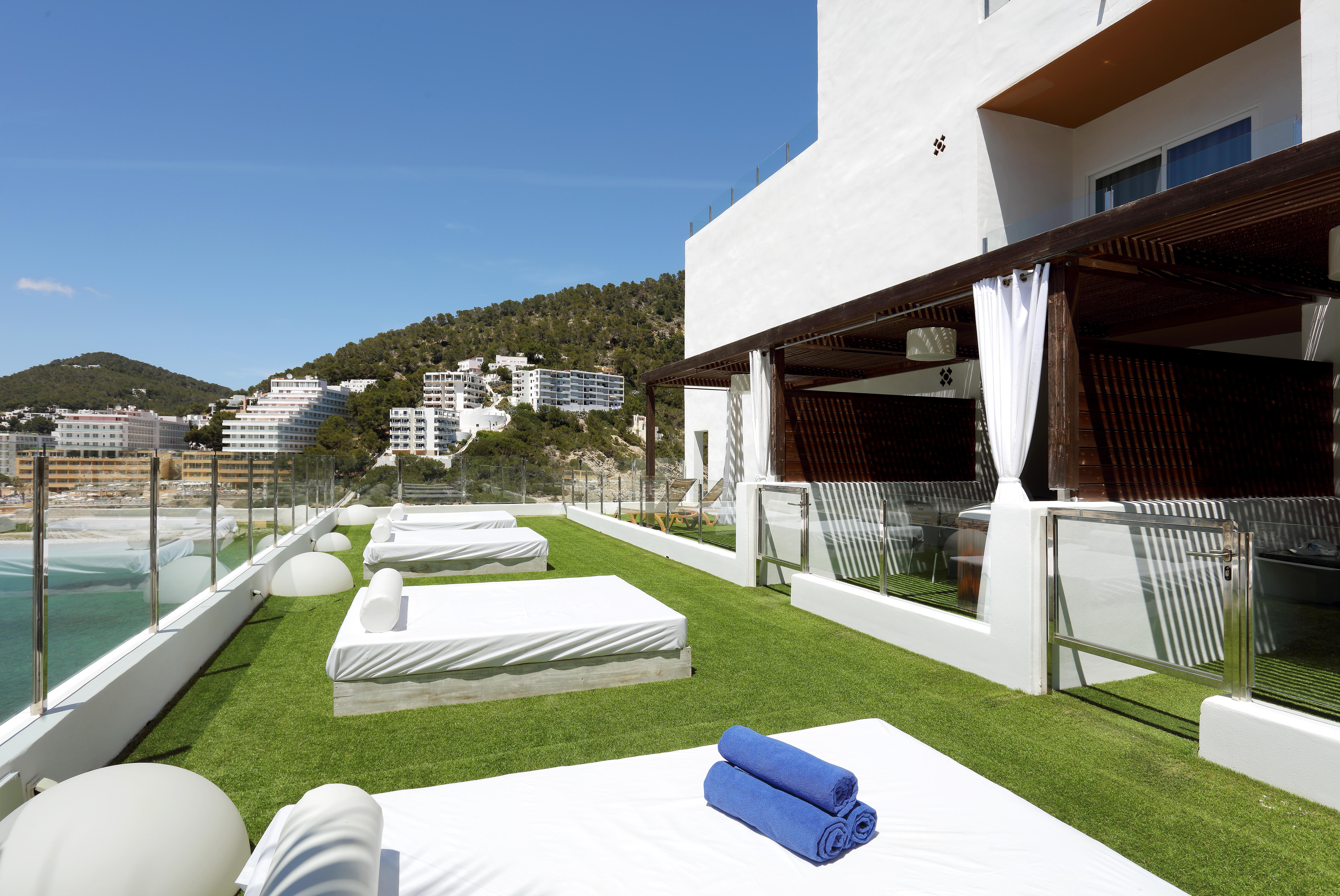 Palladium Hotel Cala Llonga - Adults Only 외부 사진