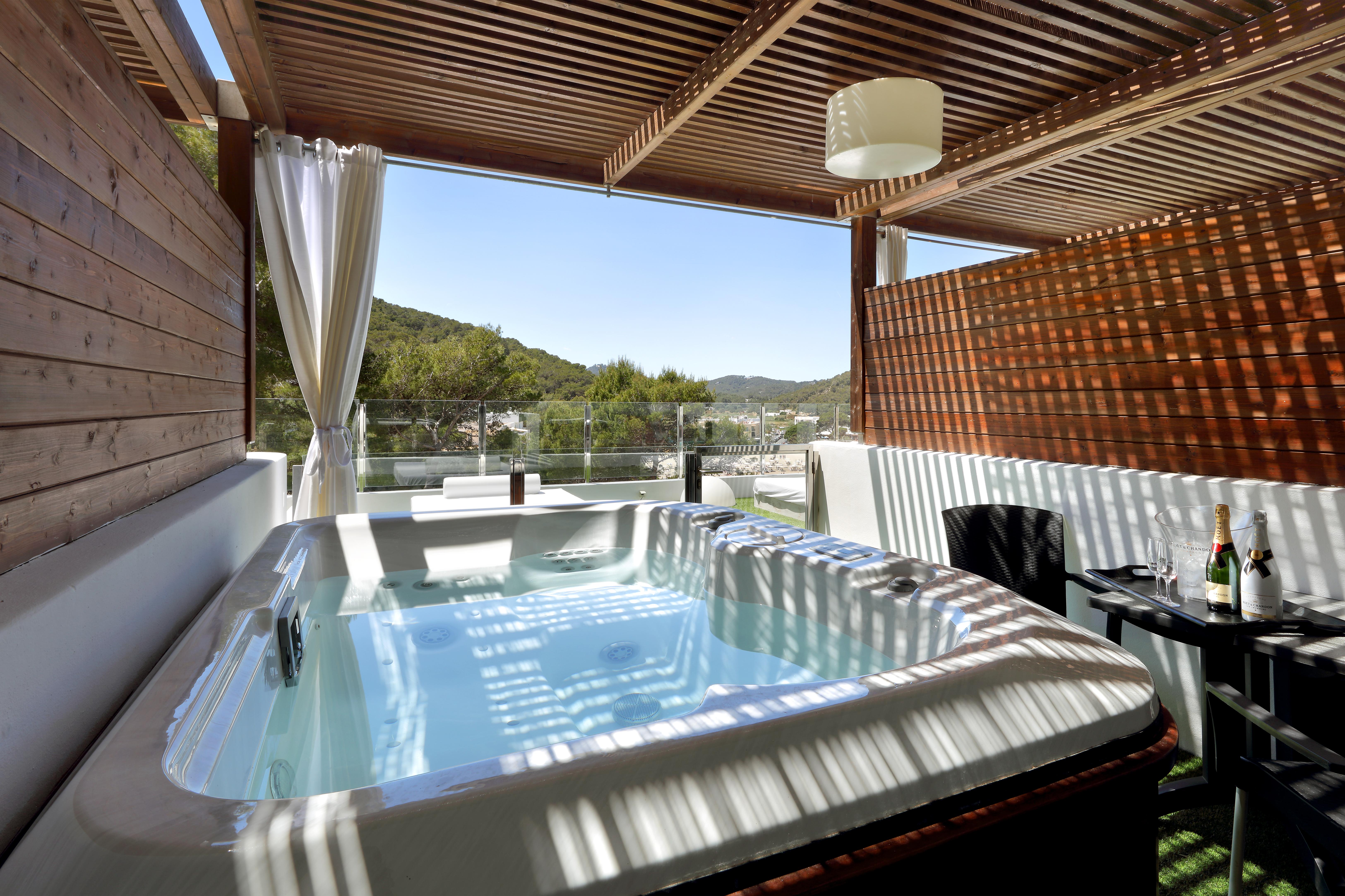 Palladium Hotel Cala Llonga - Adults Only 외부 사진
