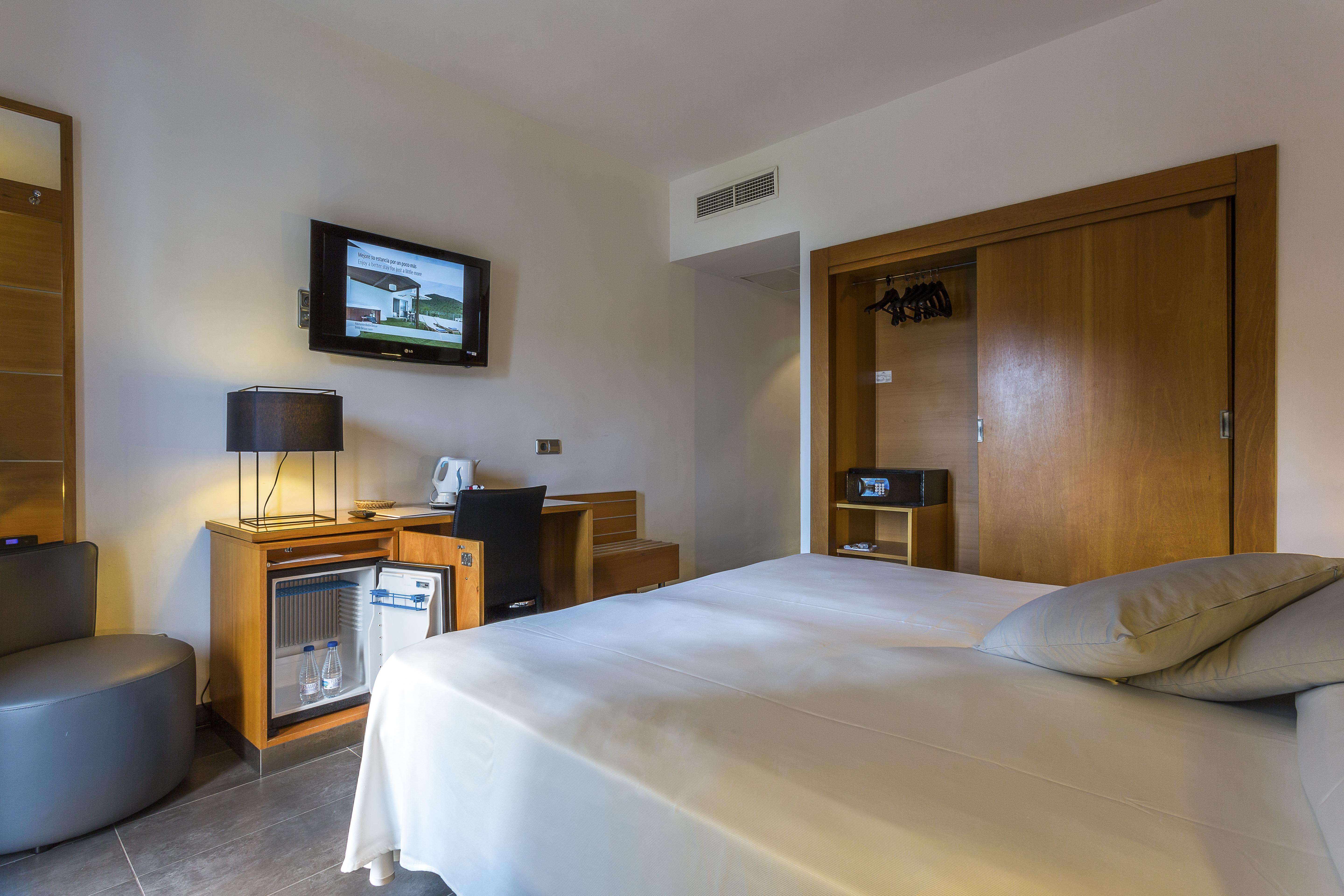 Palladium Hotel Cala Llonga - Adults Only 외부 사진