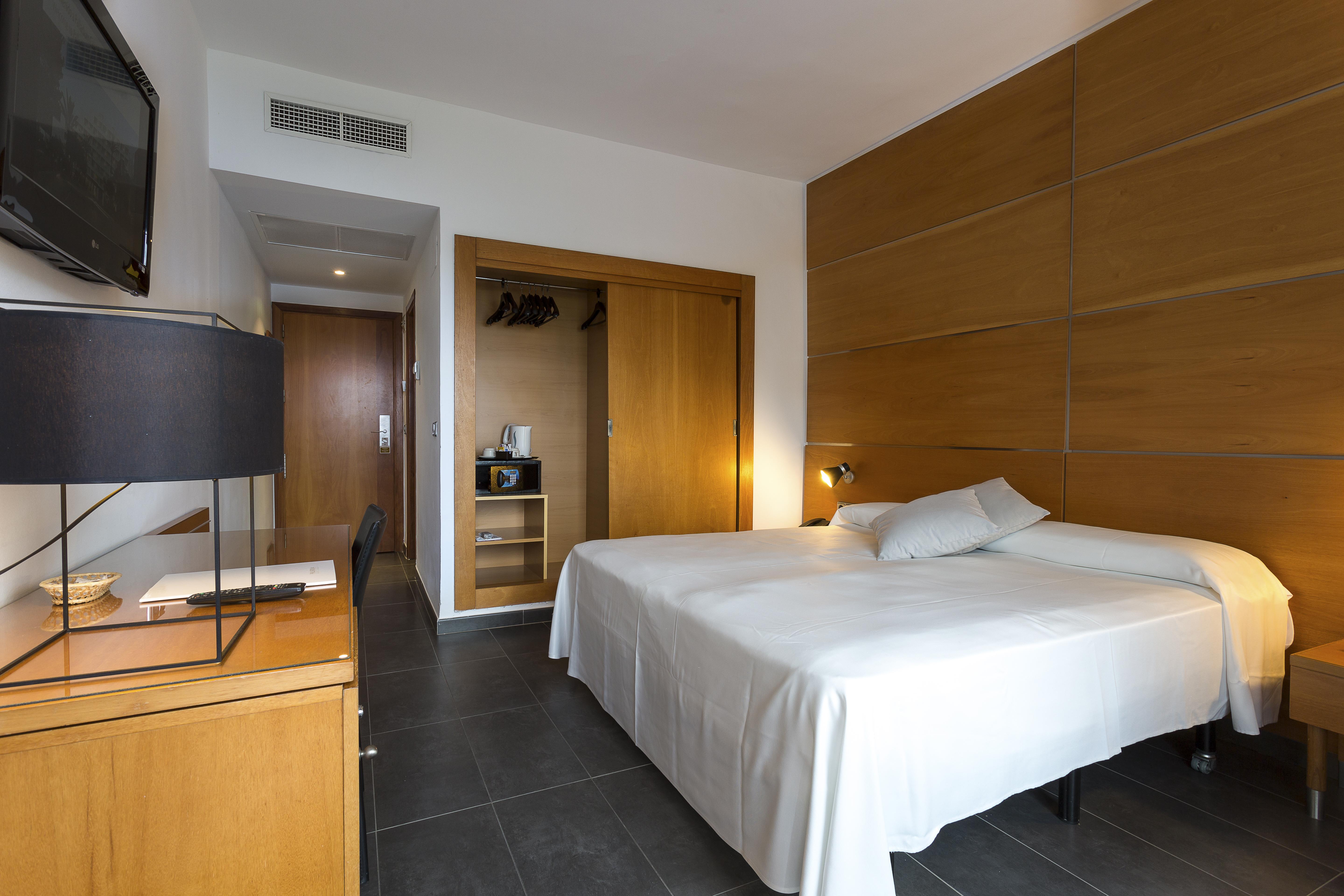 Palladium Hotel Cala Llonga - Adults Only 외부 사진