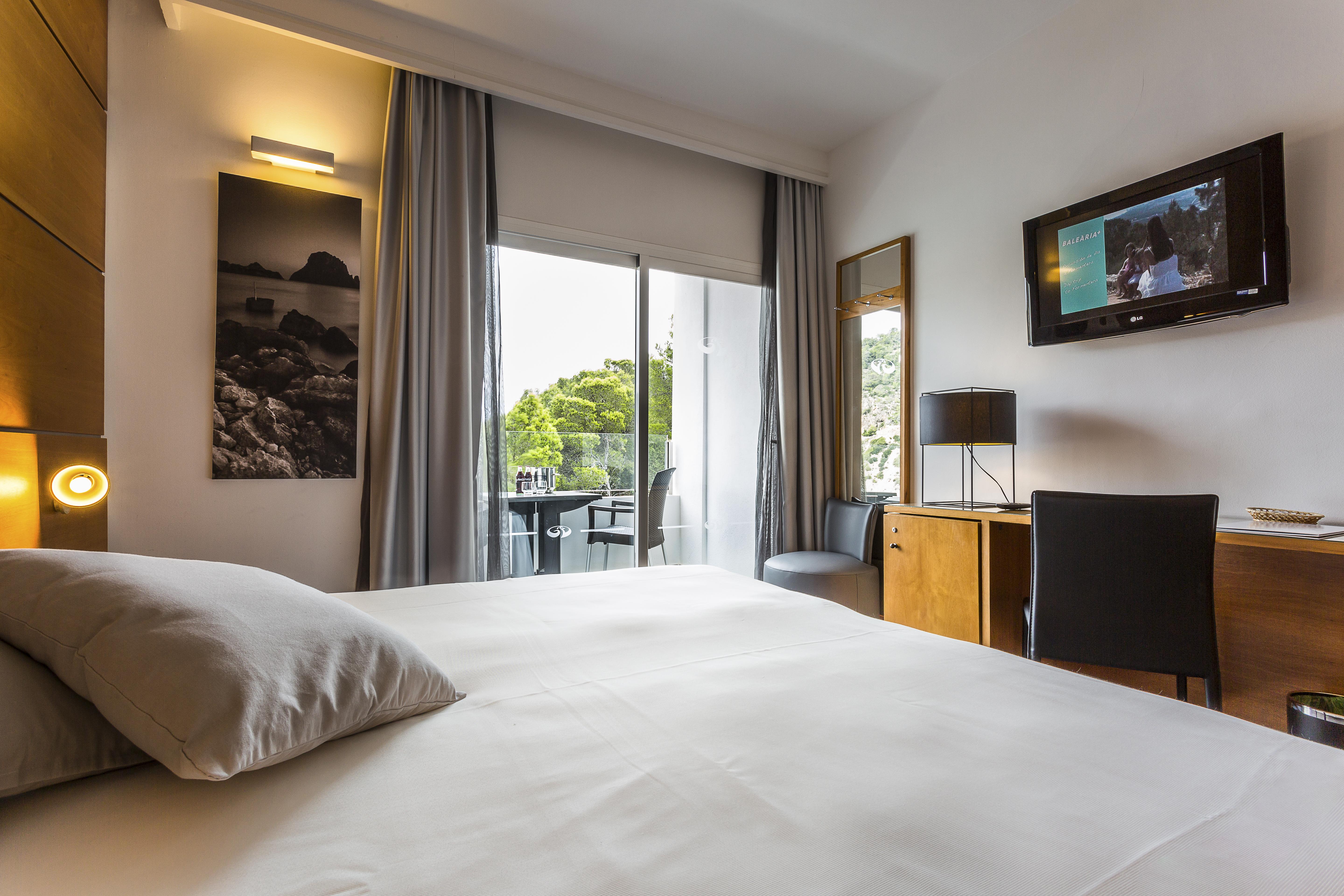 Palladium Hotel Cala Llonga - Adults Only 외부 사진