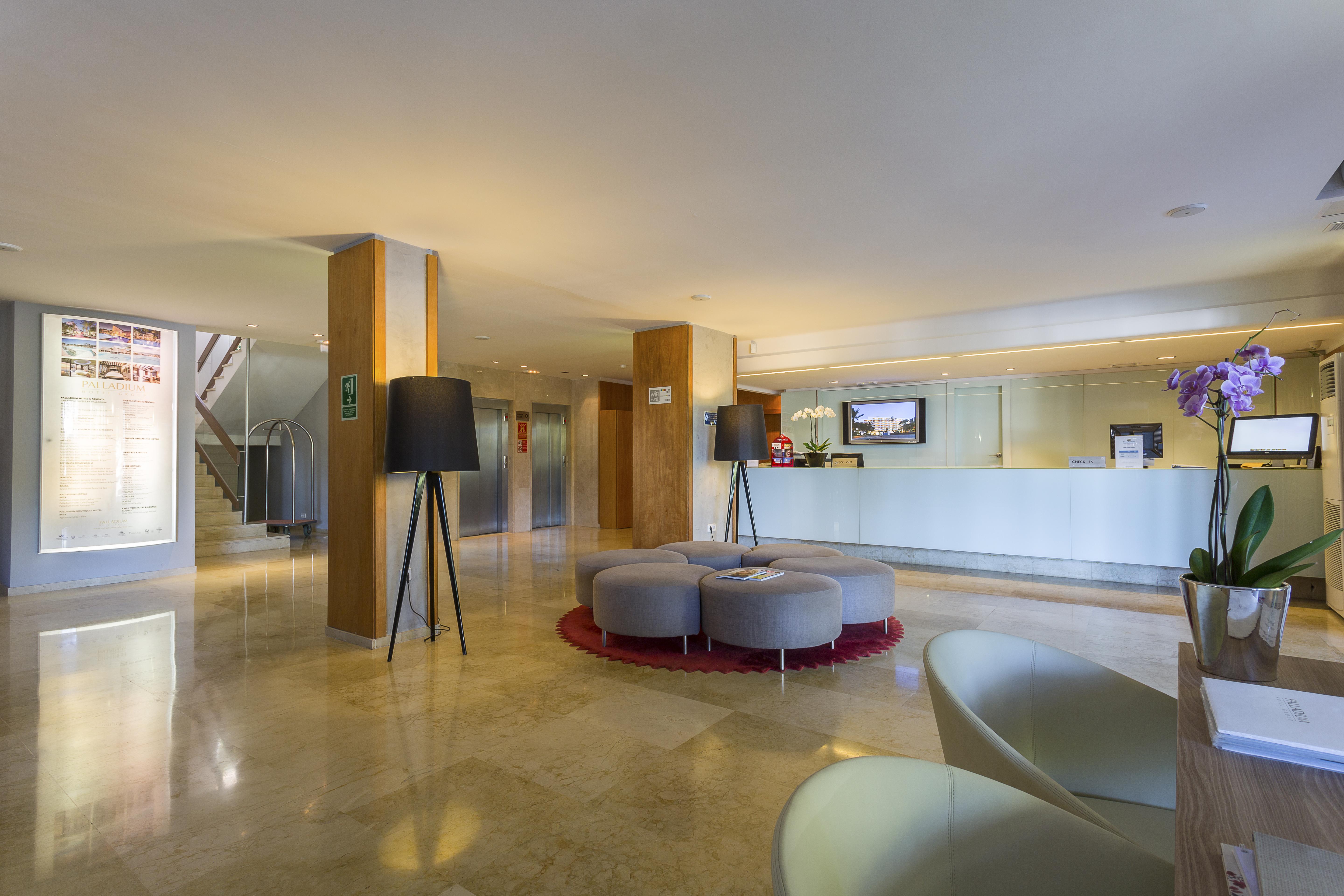 Palladium Hotel Cala Llonga - Adults Only 외부 사진